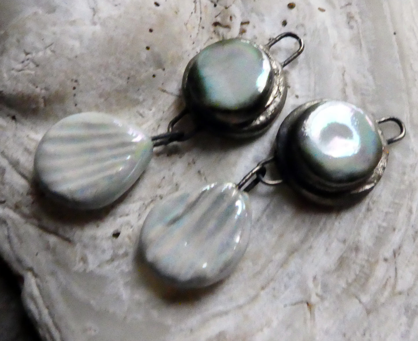 Ceramic Moulded Disc and Shell Dangles - Pearly White