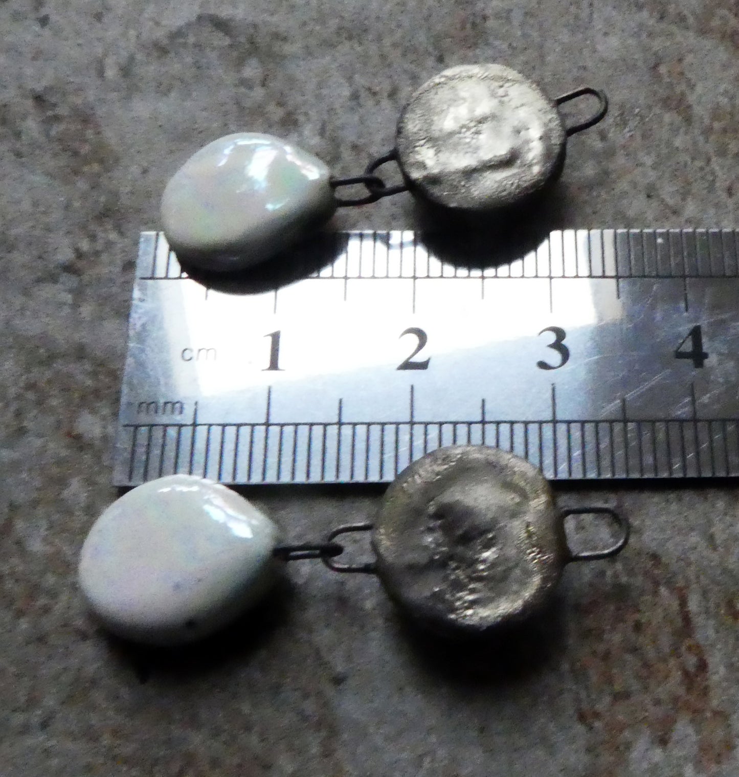 Ceramic Moulded Disc and Shell Dangles - Pearly White