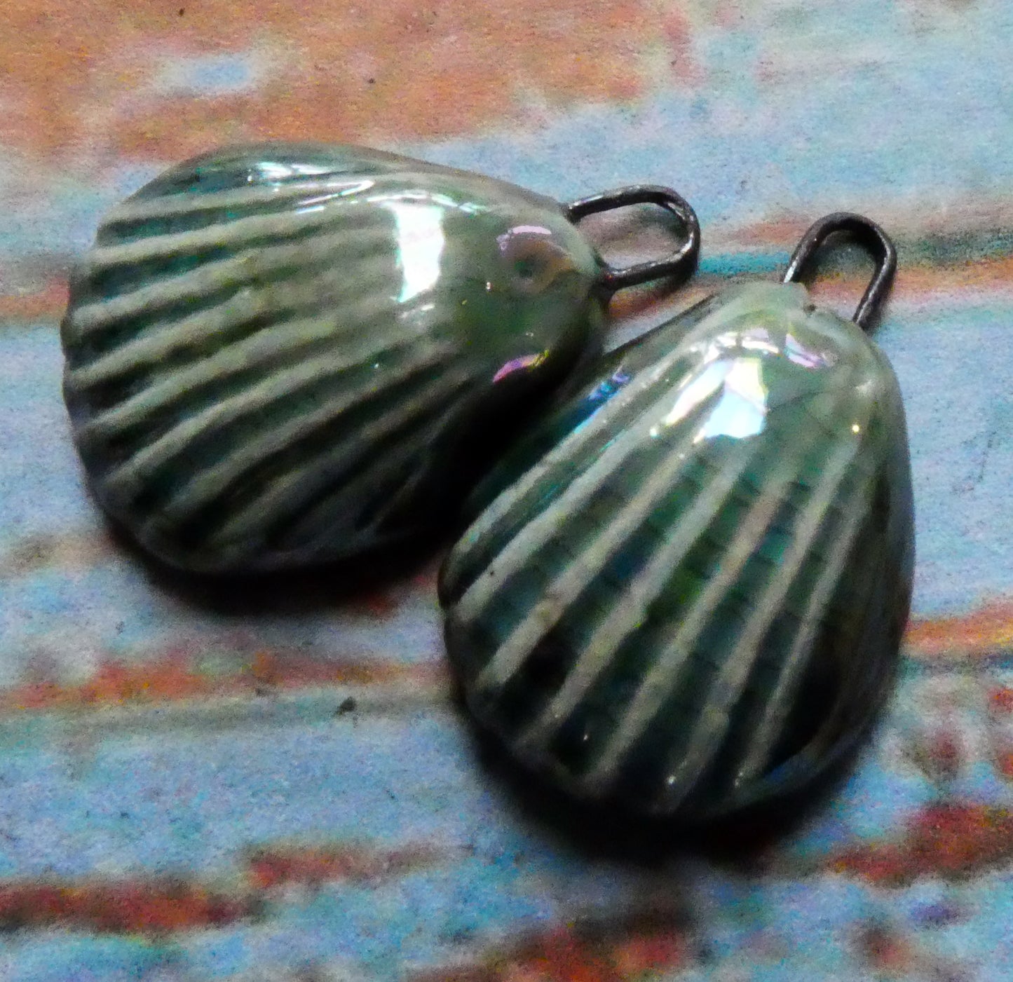 Ceramic Lustrous Shell Charms -Topaz