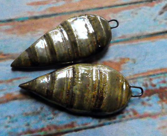 Ceramic Lustrous Shell Spear Charms - Provence