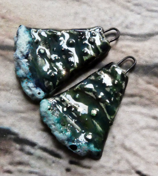 Ceramic Silvery Surfy Wave Textured Charms - Obsidian