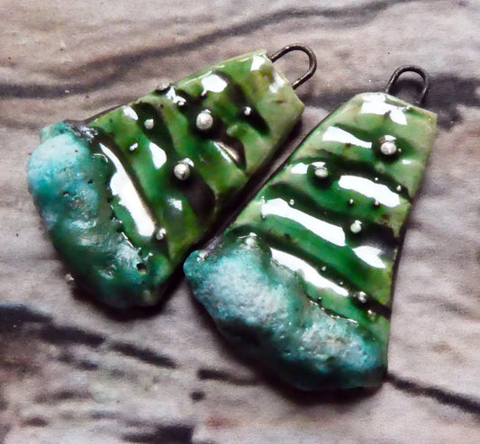Ceramic Silvery Surfy Wave Textured Charms - Algae Bloom