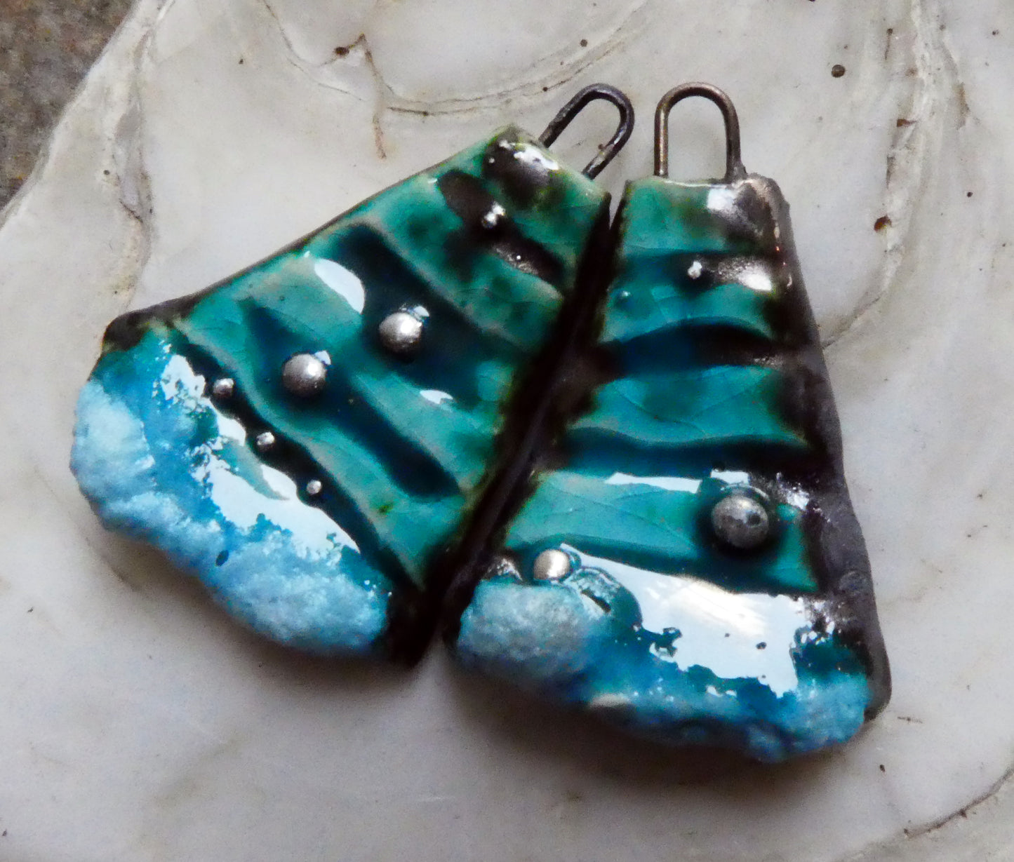 Ceramic Silvery Surfy Wave Textured Charms - Topaz