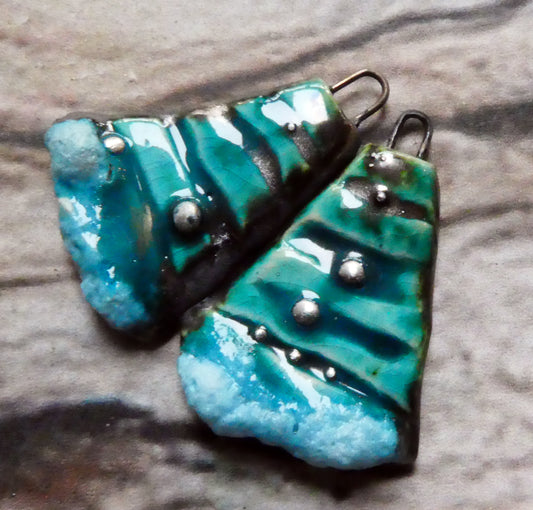 Ceramic Silvery Surfy Wave Textured Charms - Topaz