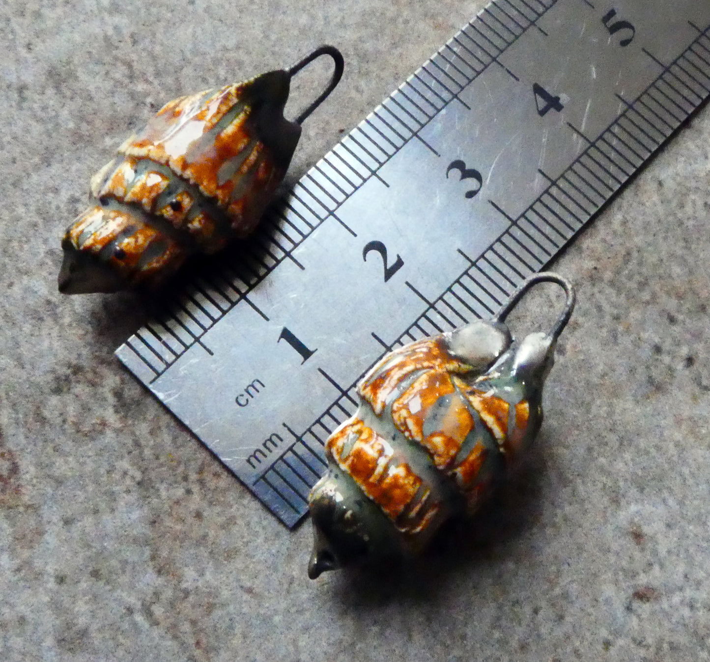 Ceramic Textured Spiral Shell Charms - Amber Ash