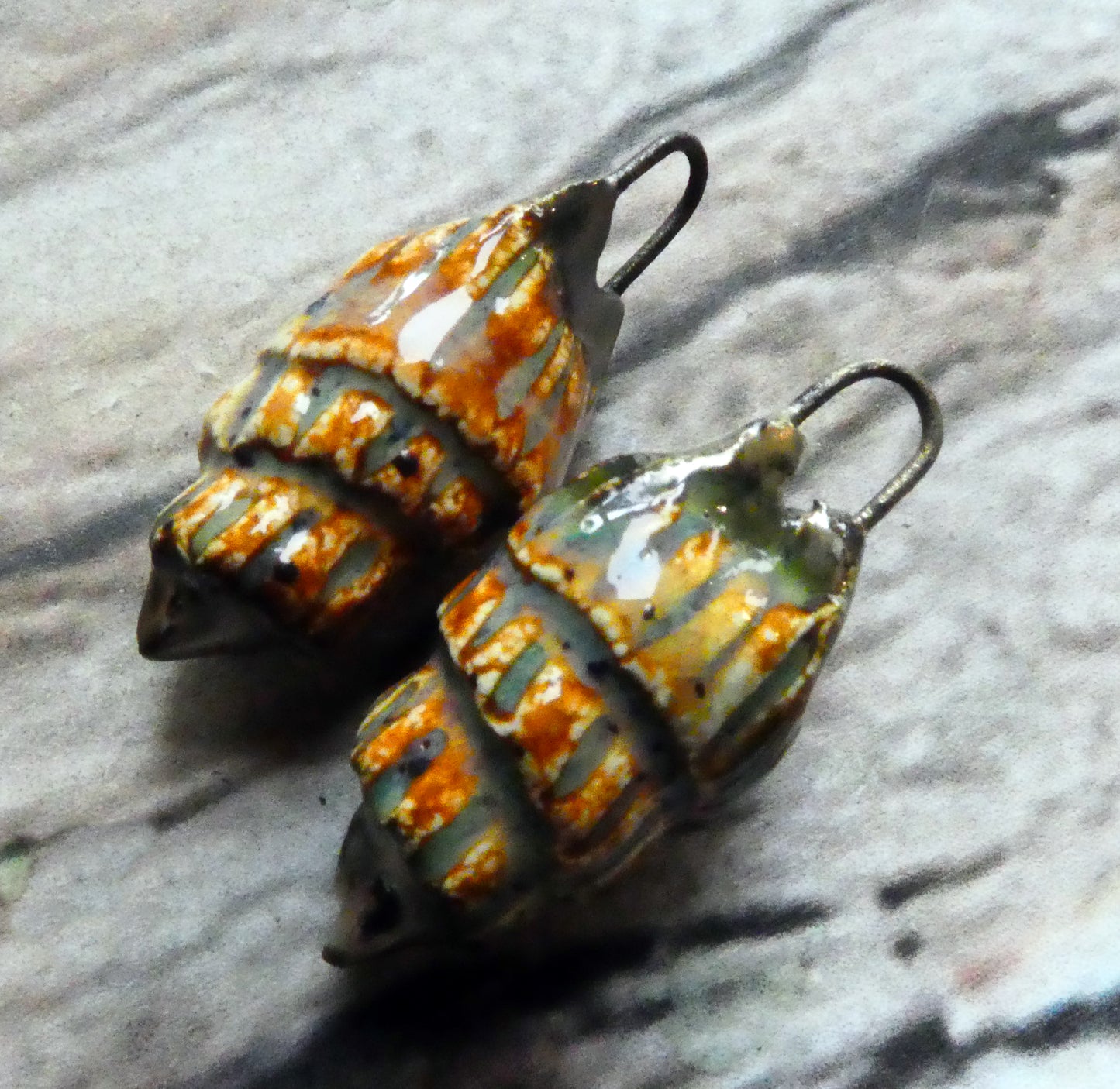 Ceramic Textured Spiral Shell Charms - Amber Ash
