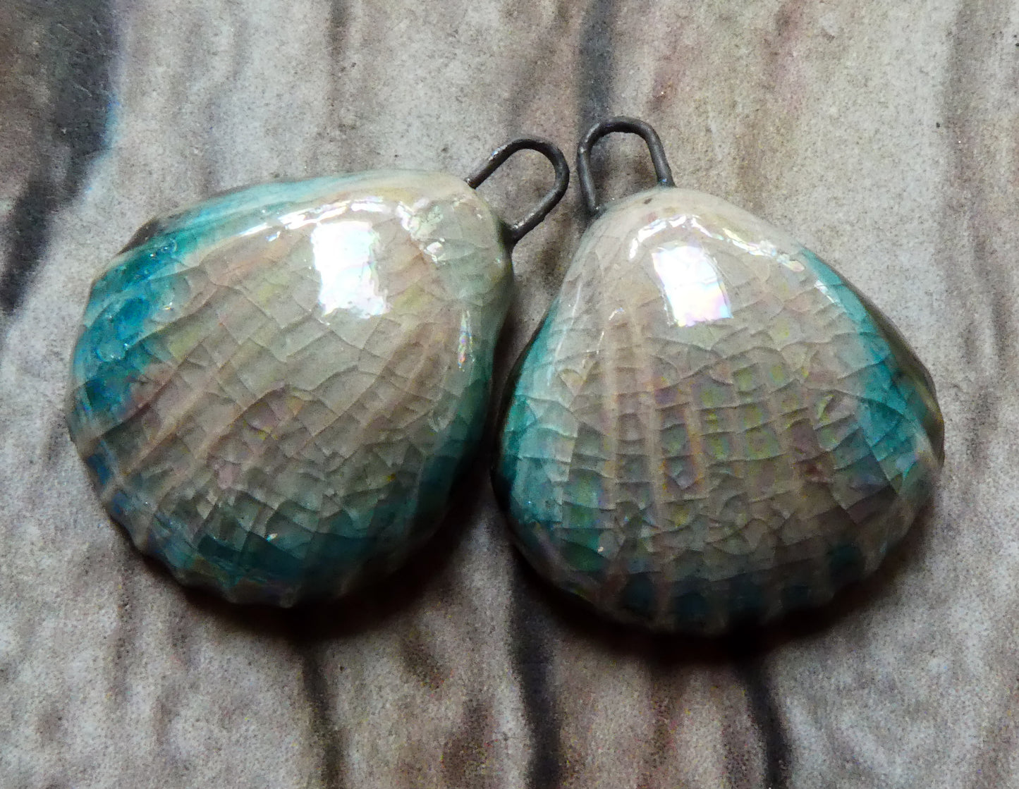 Ceramic Lustrous Shell Charms -Orchid