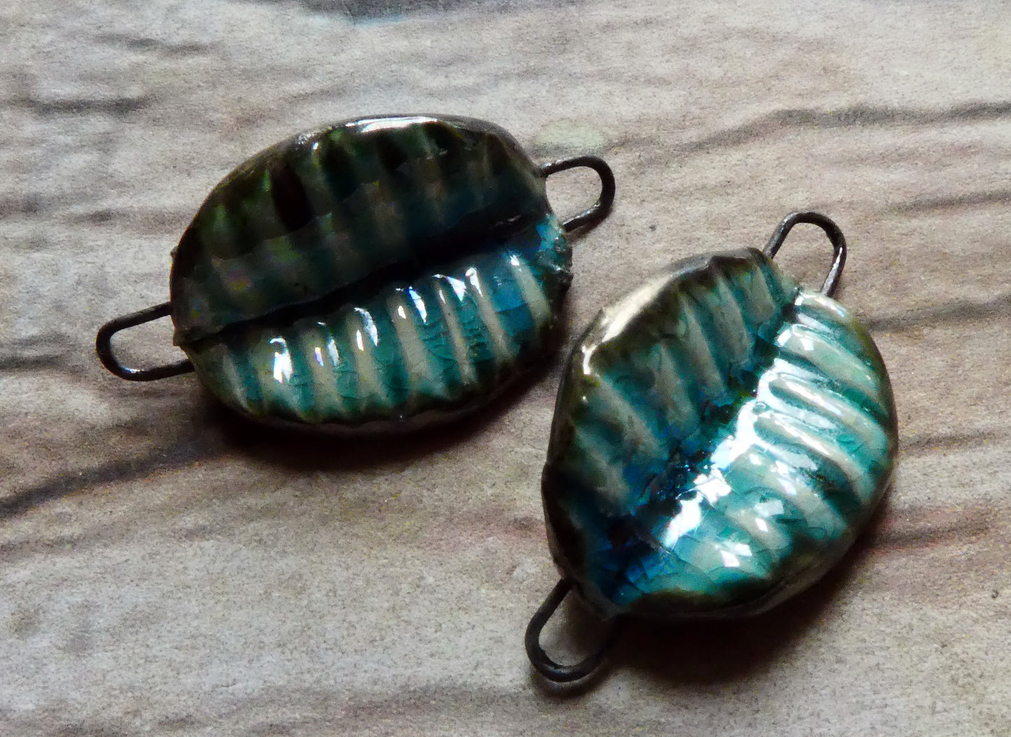 Ceramic Folded Shell Connectors -Topaz
