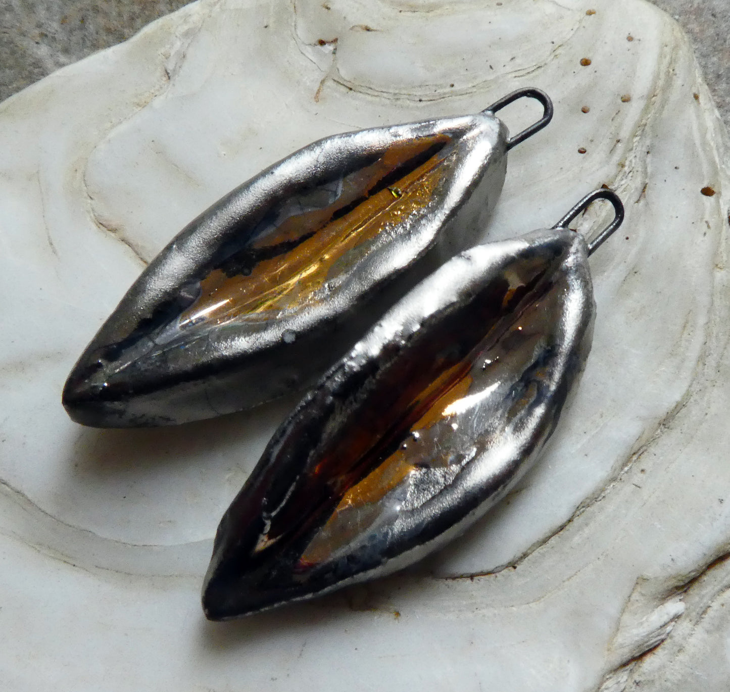 Ceramic Lustrous Leaf Charms - Platinum