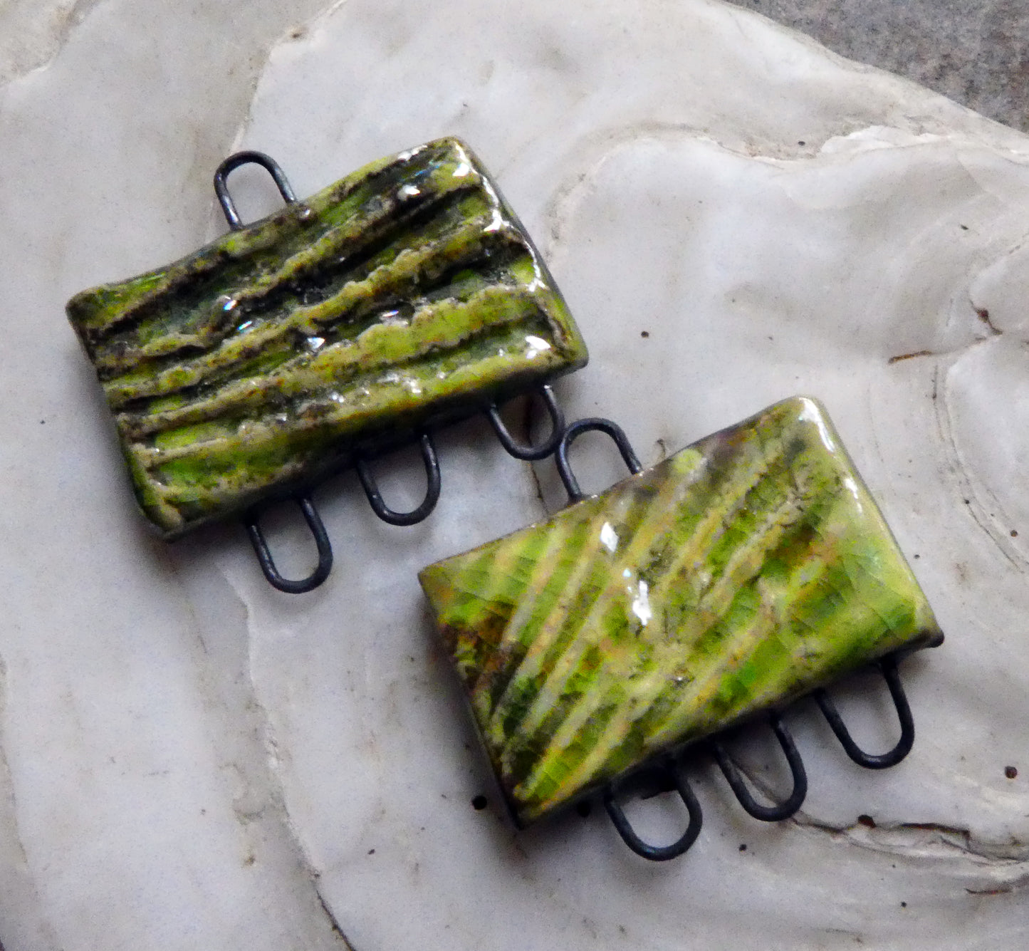 Ceramic Shell Textured Oblong Connectors - Lime