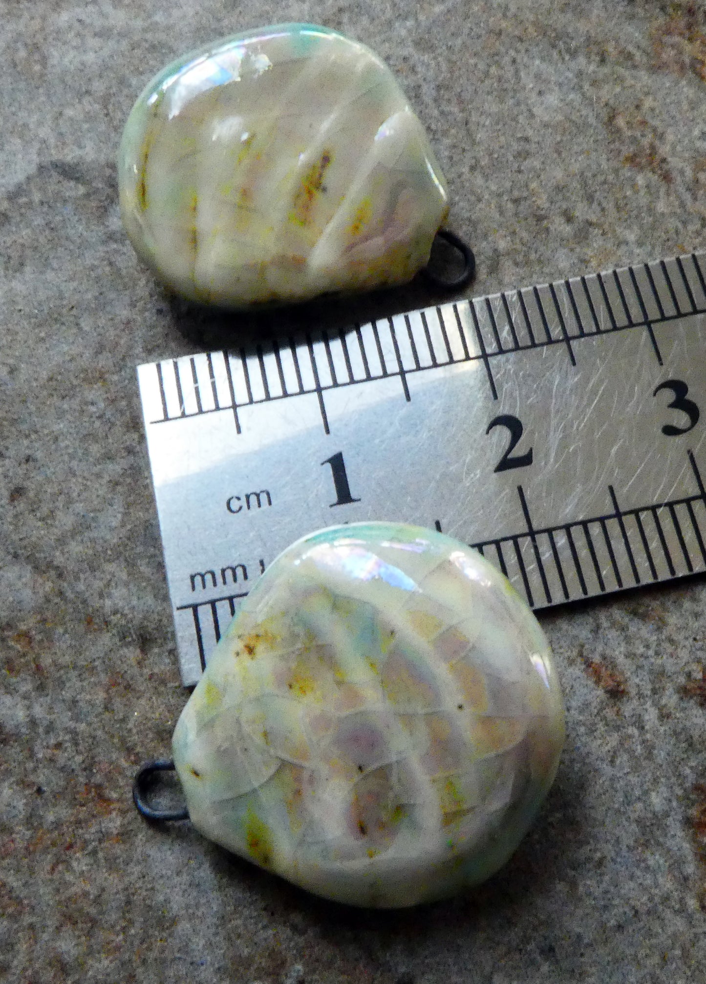 Ceramic Lustrous Layered Oyster Shell Charms -Oxide