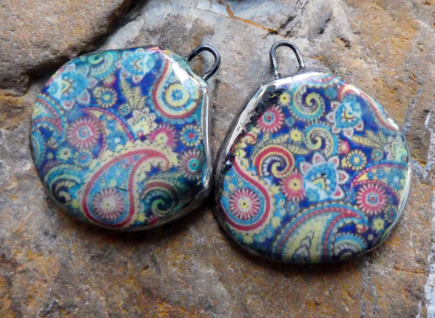 Ceramic 70's Paisley Pattern Decal Charms -#1