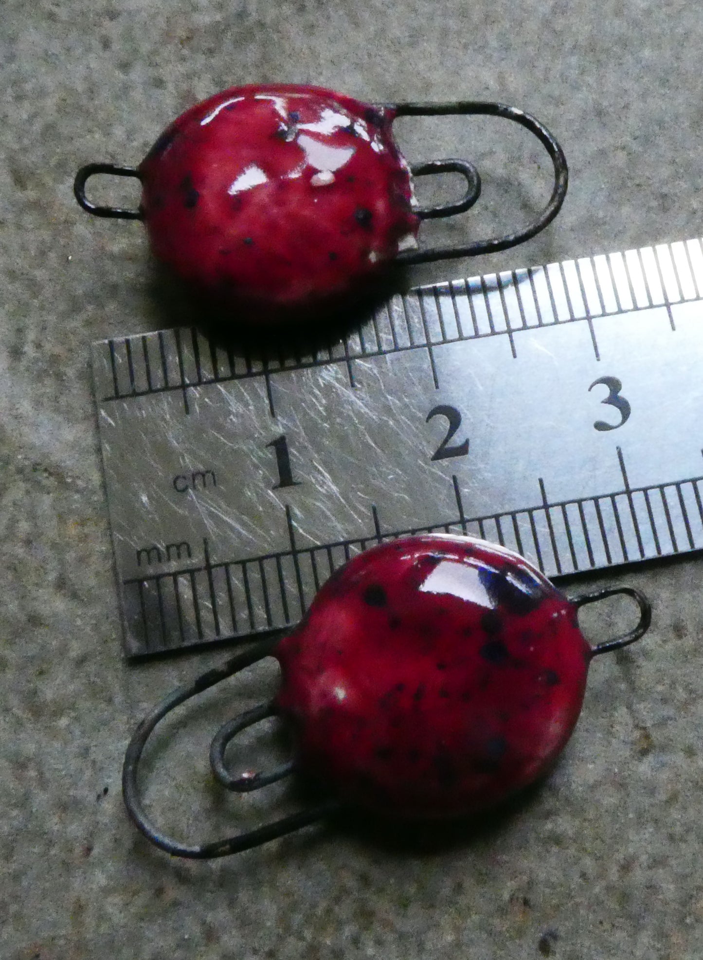 Ceramic Hoopy Disc Connectors - Wild Cherry