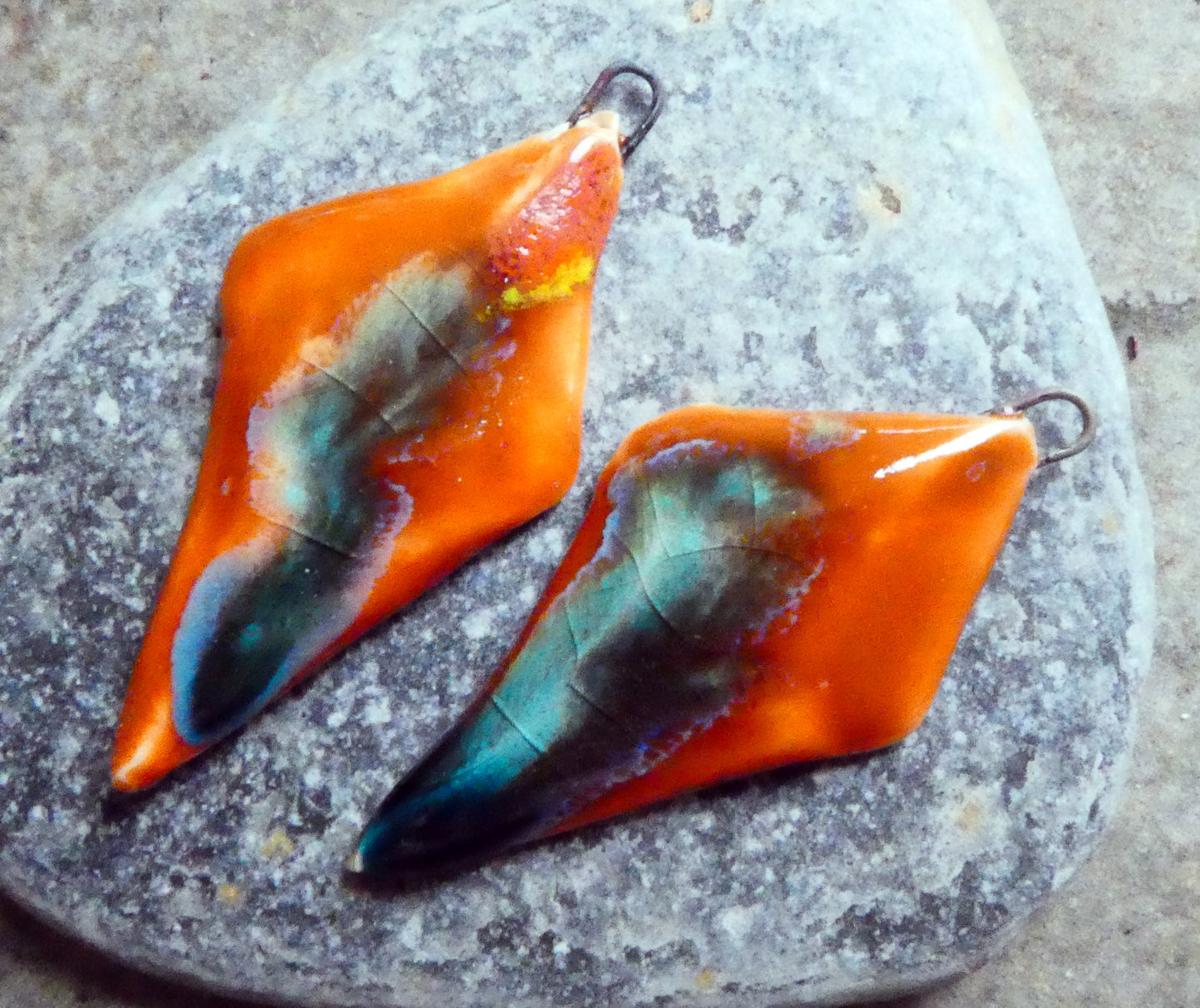 Ceramic Faceted Long Diamond Charms - Vermillion Sunburst