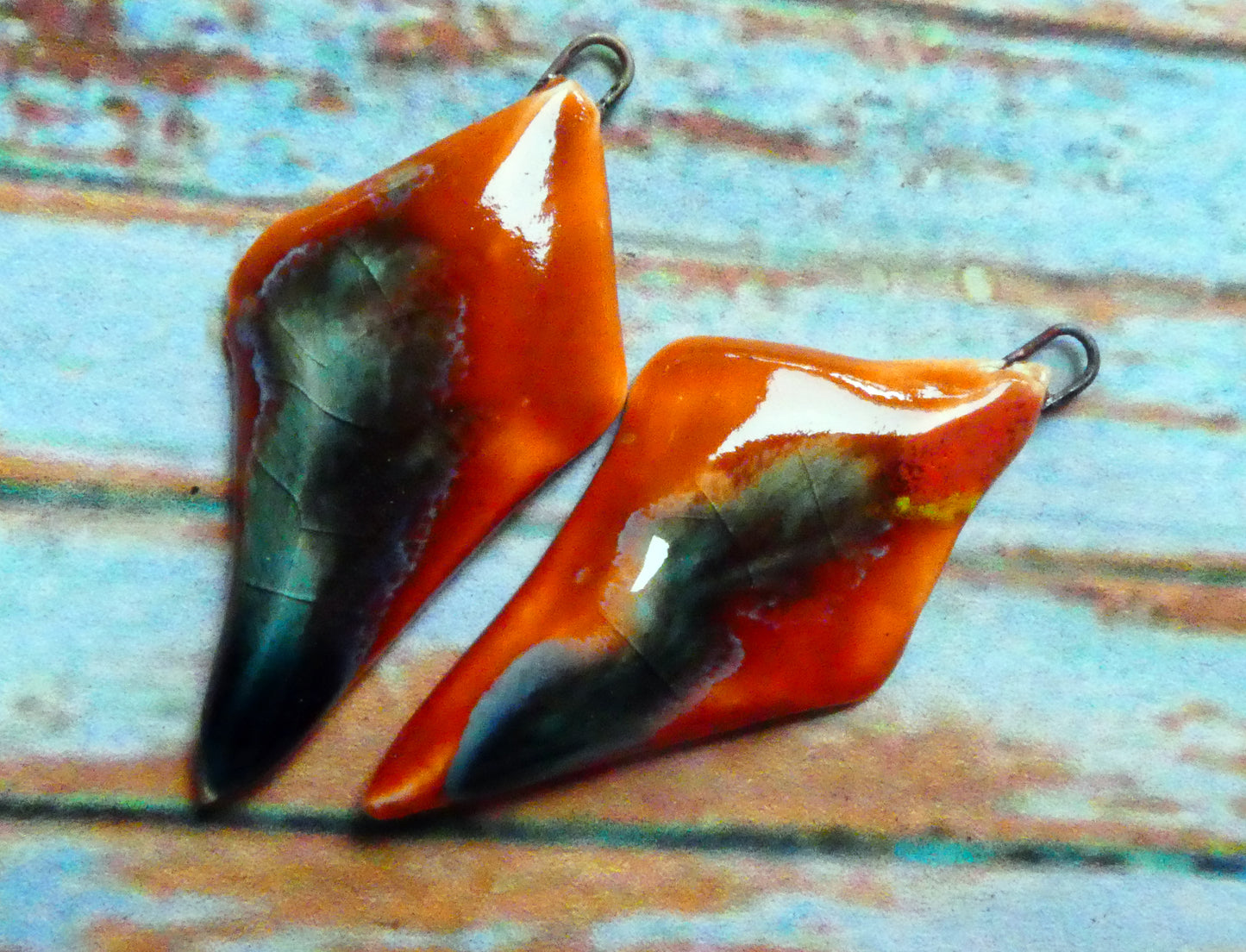 Ceramic Faceted Long Diamond Charms - Vermillion Sunburst