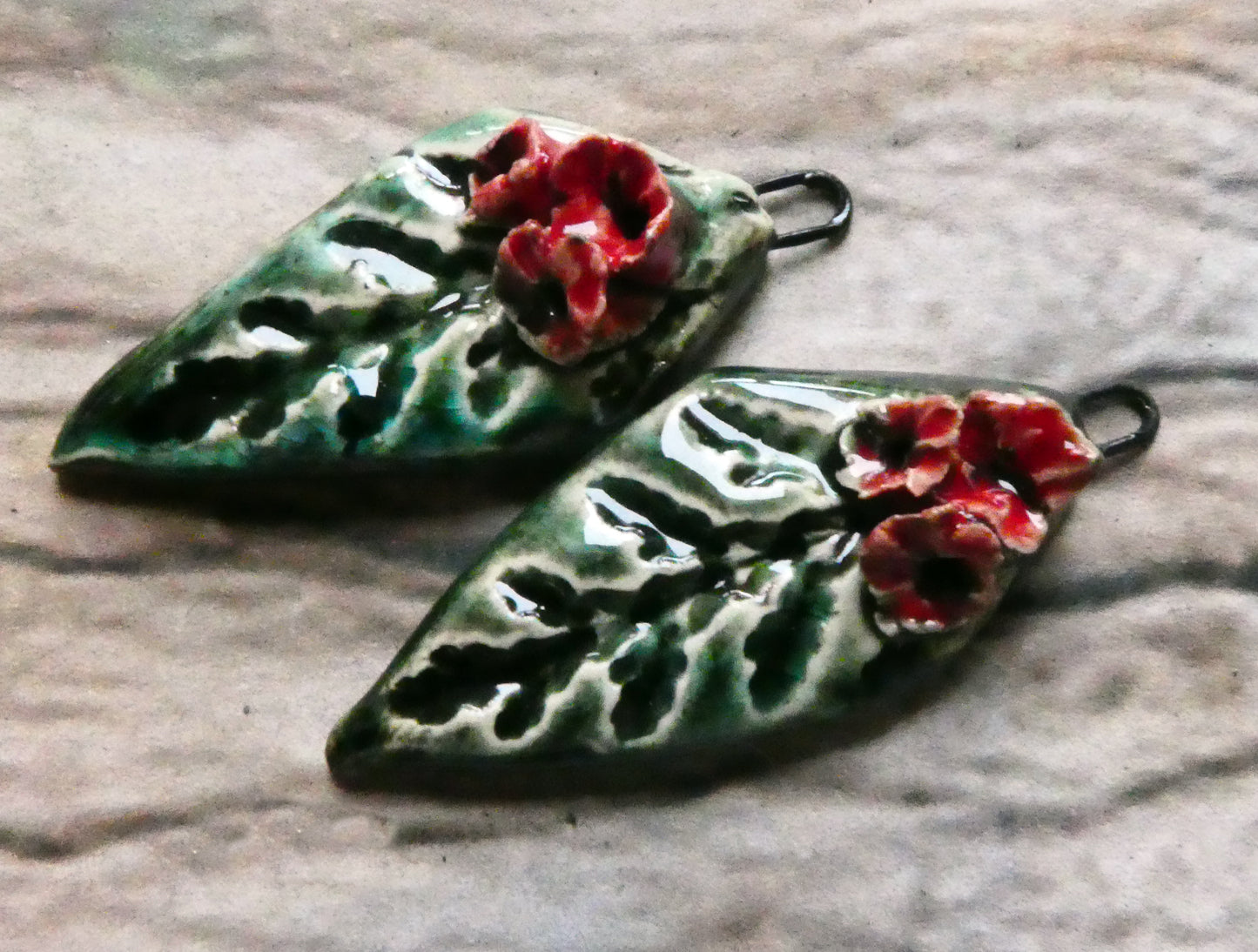 Ceramic Evergreen Leaf and Flowers Charms - Red