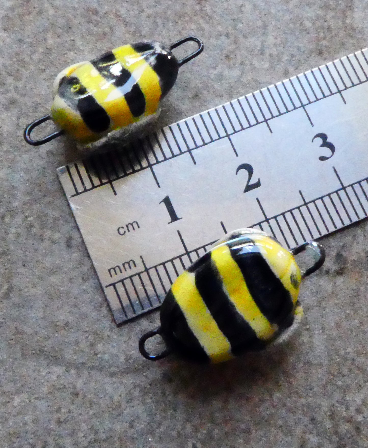 Ceramic Lustrous Bee Connectors