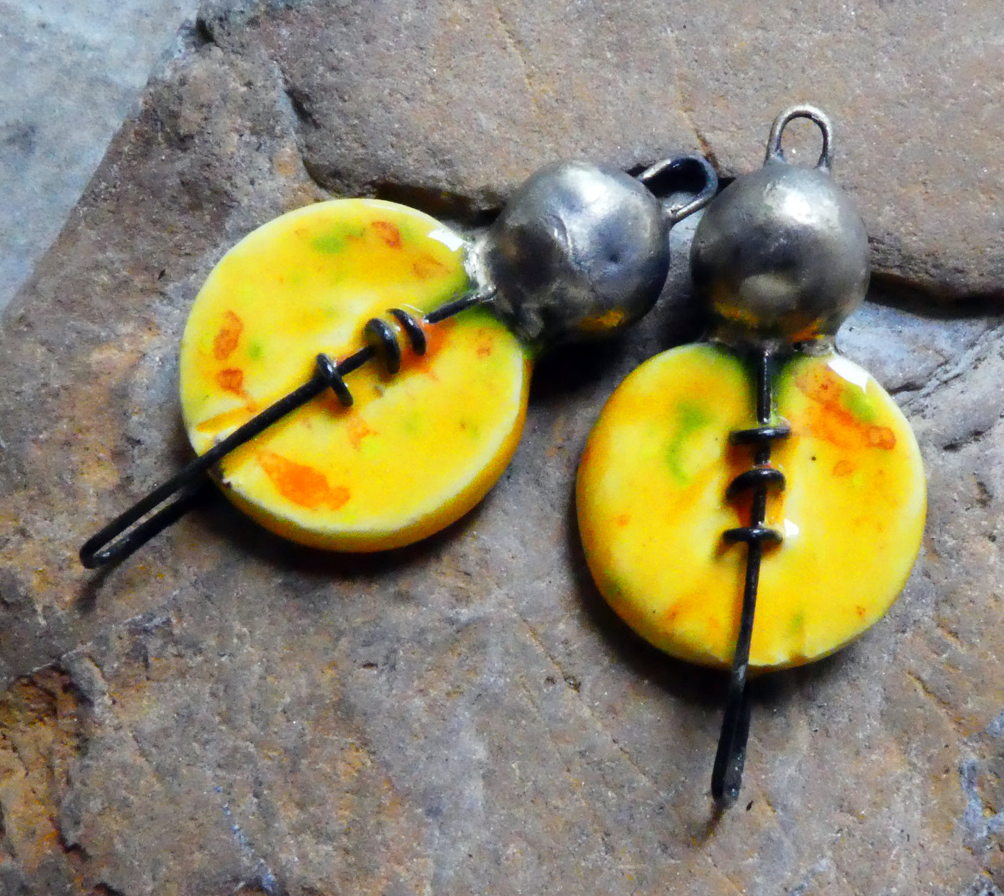 Ceramic Stapled Disc Connectors - Sassy Orange