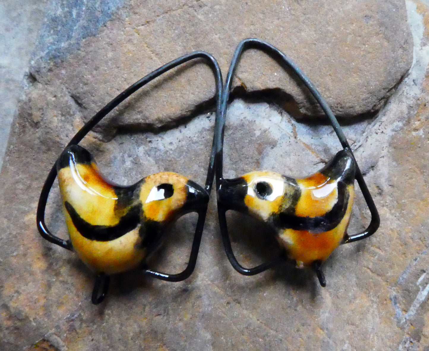 Ceramic Birdie on a Swing Connectors - Cognac