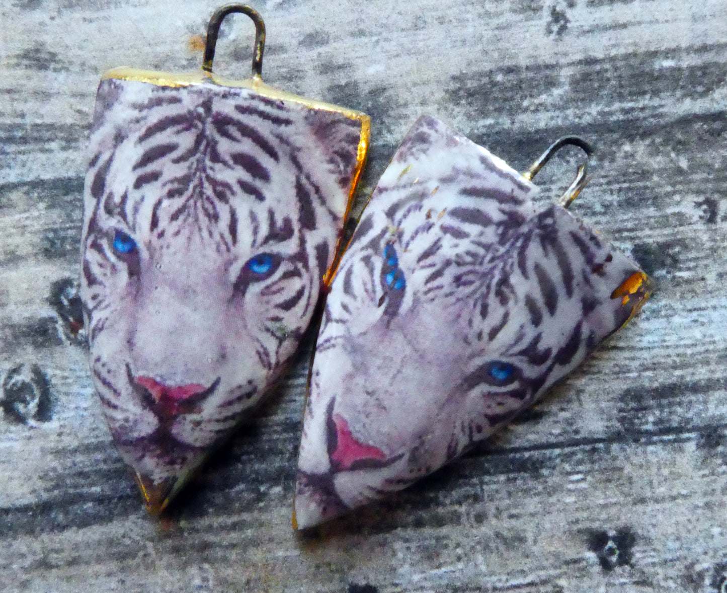 Ceramic White Tiger Decal Shield Charms