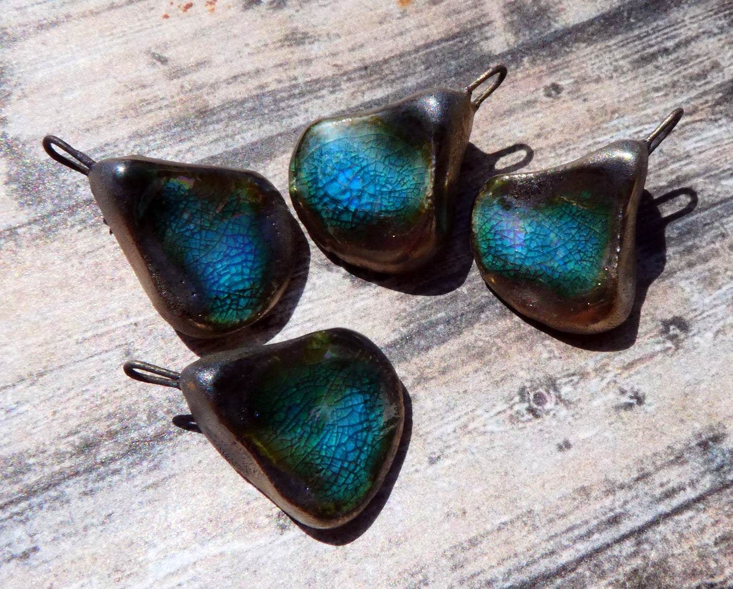 Ceramic Lustrous Shell Belly Charms - Topaz