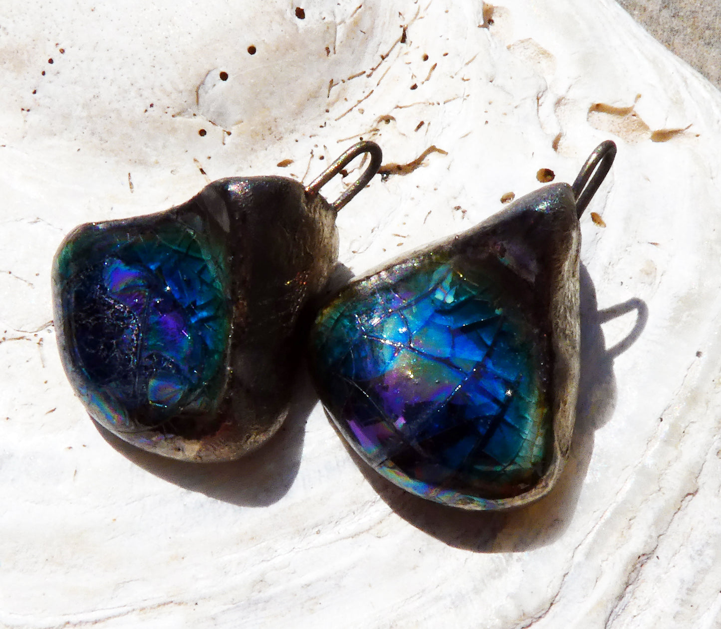 Ceramic Lustrous Shell Belly Charms - Oriental Blue