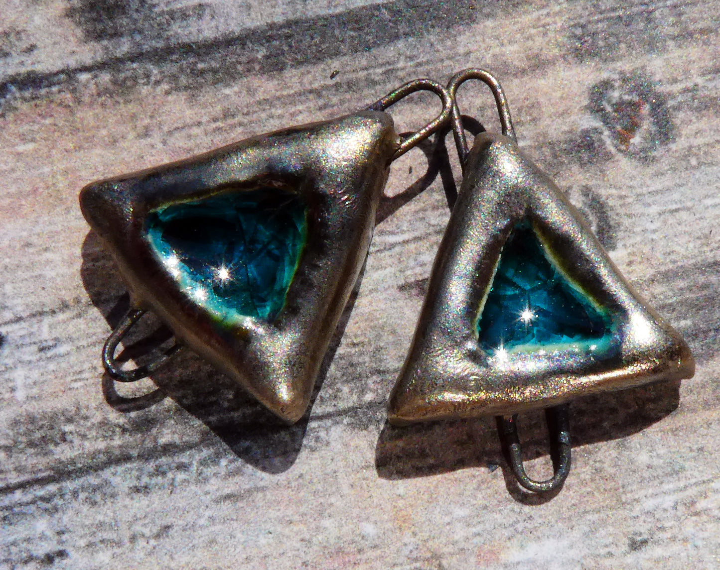 Ceramic Little Indented Triangle Connectors -Oriental Blue