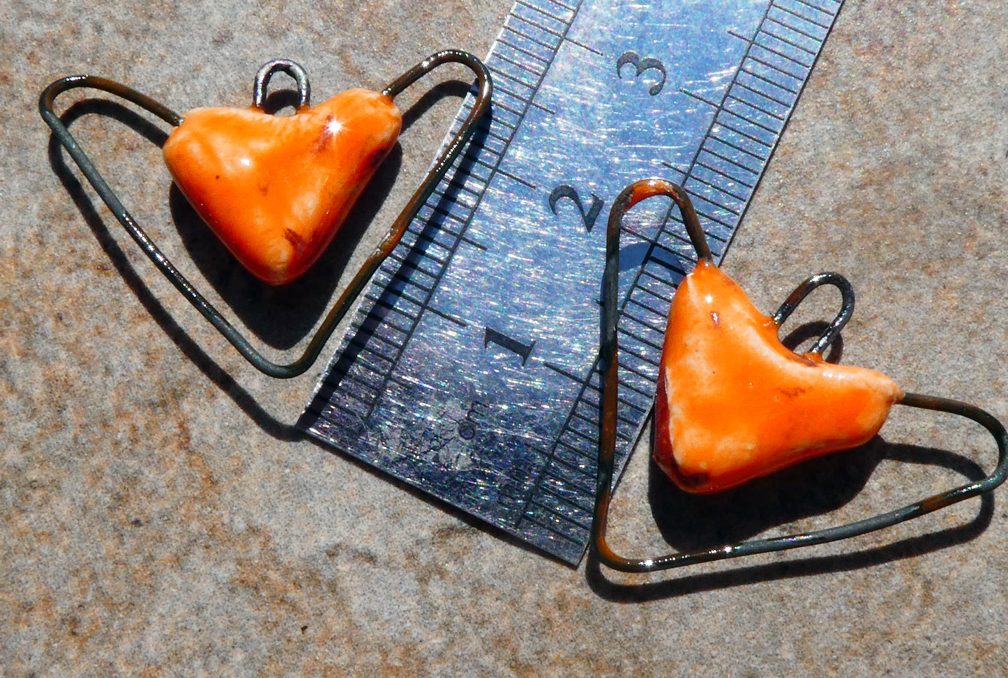 Ceramic Wiry Heart Connectors - Wildfire