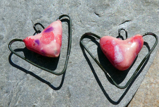 Ceramic Wiry Heart Connectors - Berry Tart