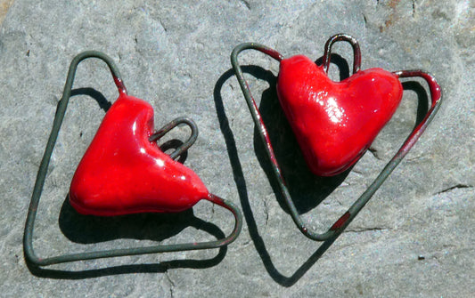Ceramic Wiry Heart Connectors - Red