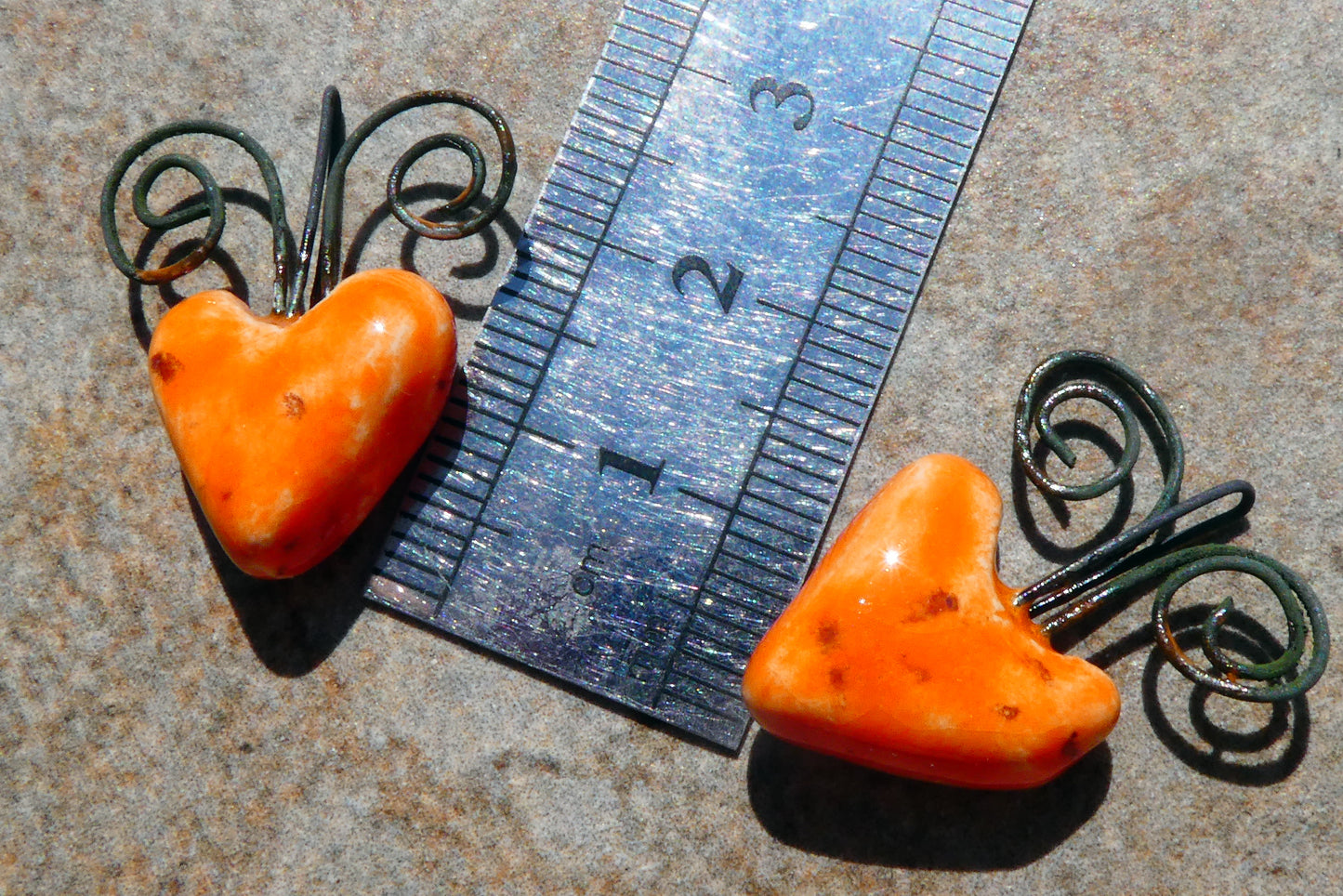Ceramic Curly Wire Heart Charms - Wildfire