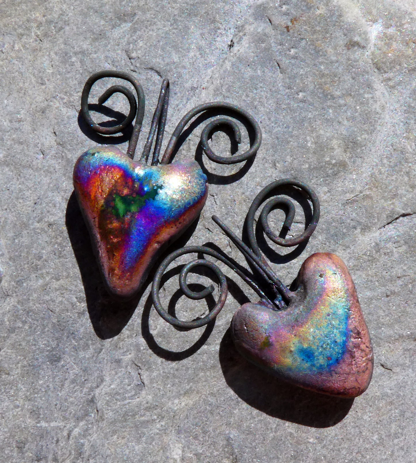 Ceramic Curly Wire Heart Charms - Scorched