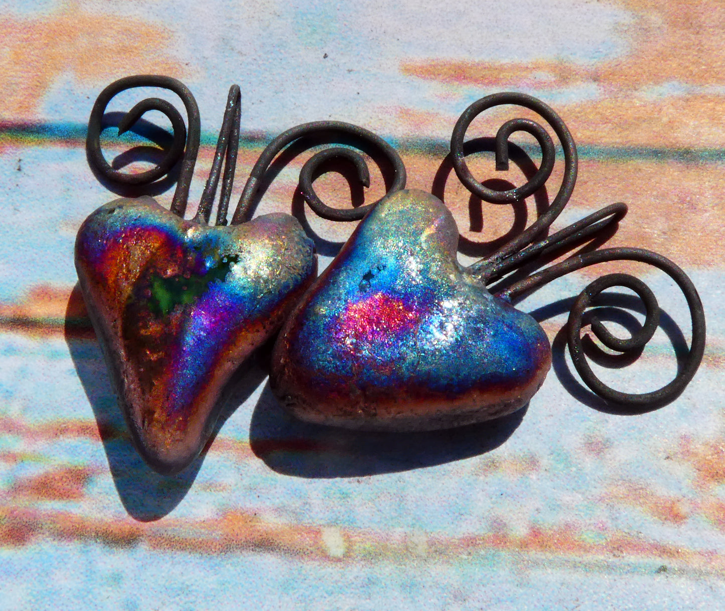 Ceramic Curly Wire Heart Charms - Scorched