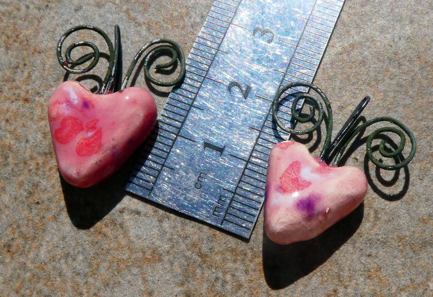 Ceramic Curly Wire Heart Charms - Berry Tart