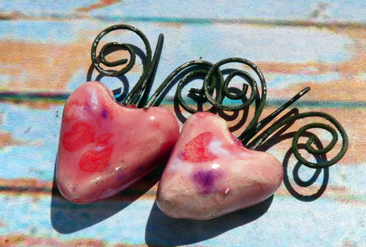 Ceramic Curly Wire Heart Charms - Berry Tart