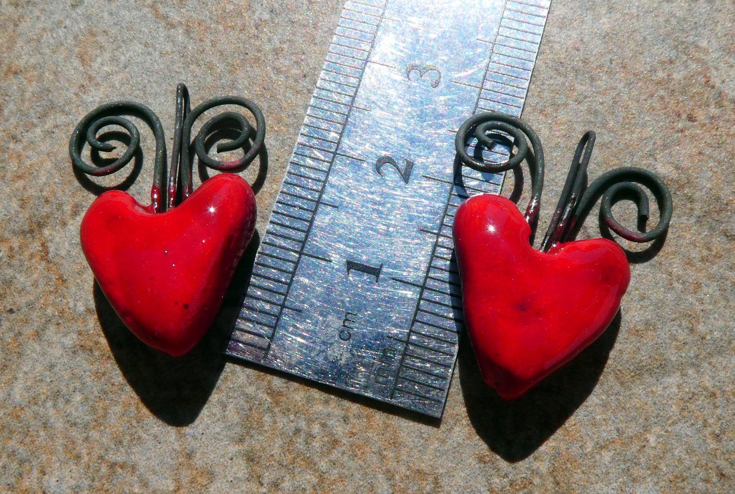 Ceramic Curly Wire Heart Charms - Red