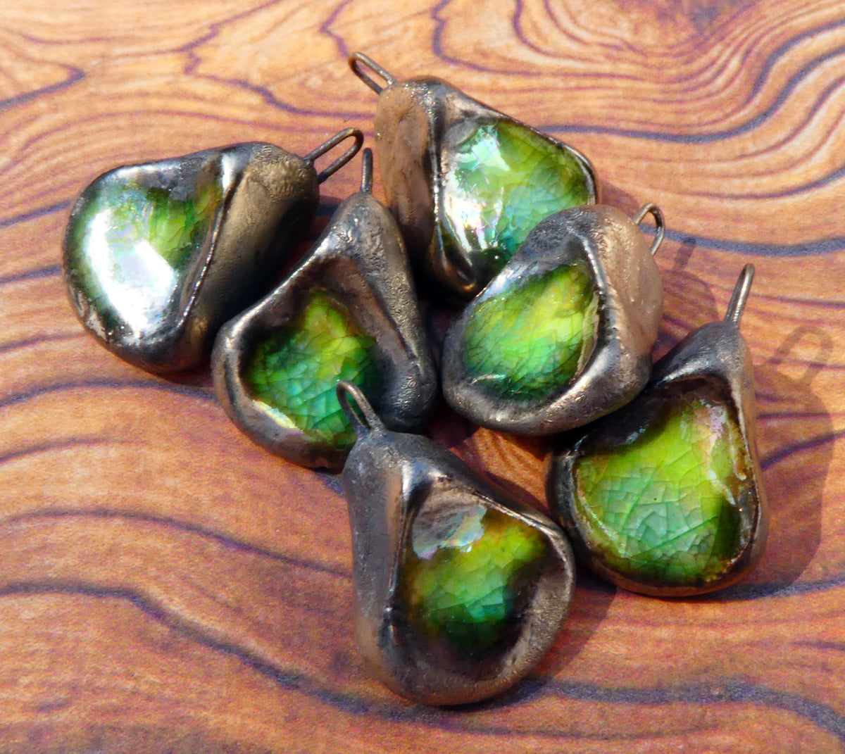 Ceramic Lustrous Shell Belly Charms - Lime