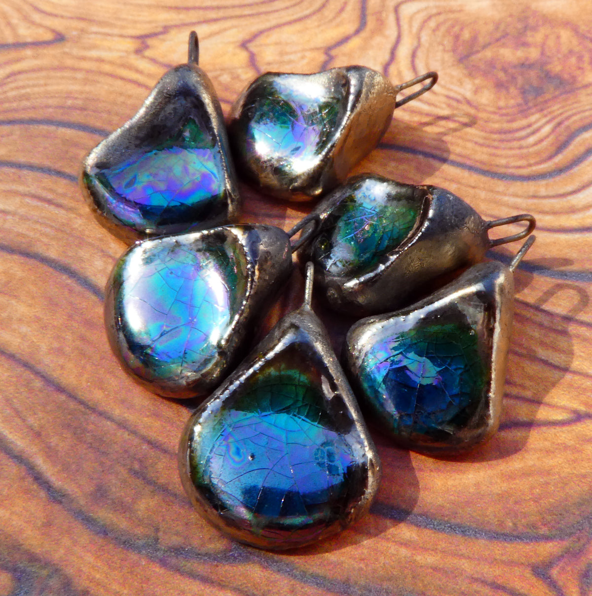 Ceramic Lustrous Shell Belly Charms - Oriental Blue