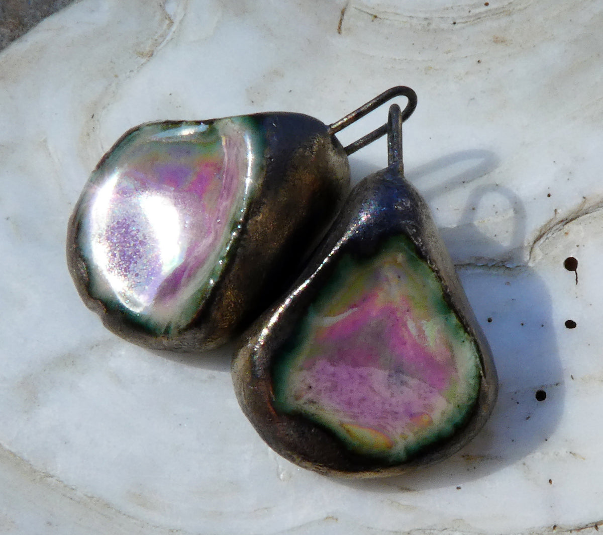 Ceramic Lustrous Shell Belly Charms -Grapel