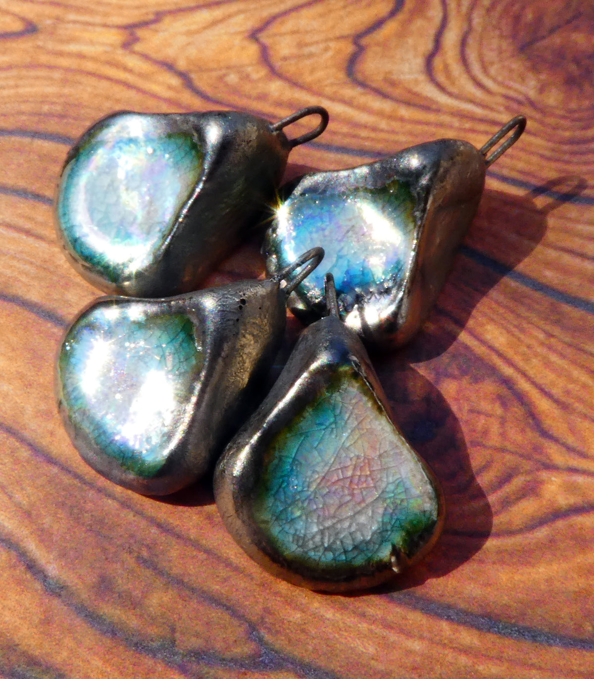 Ceramic Lustrous Shell Belly Charms - Orchid
