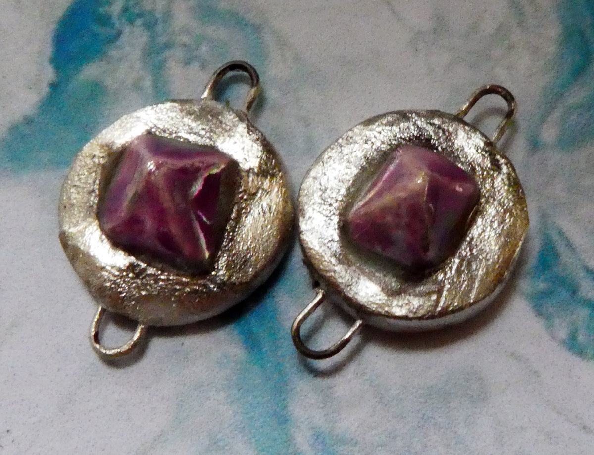 Ceramic Lustrous Silvery Gem Connectors- Grapel