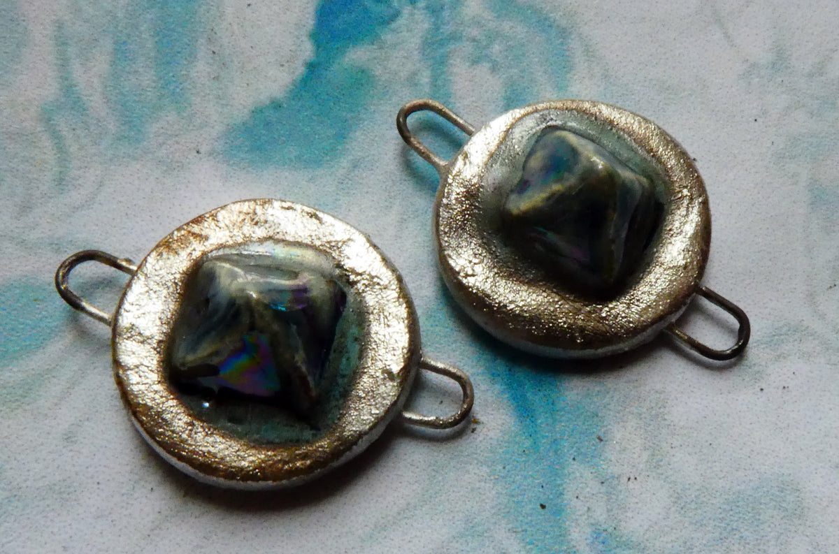 Ceramic Lustrous Silvery Gem Connectors- Waterfall