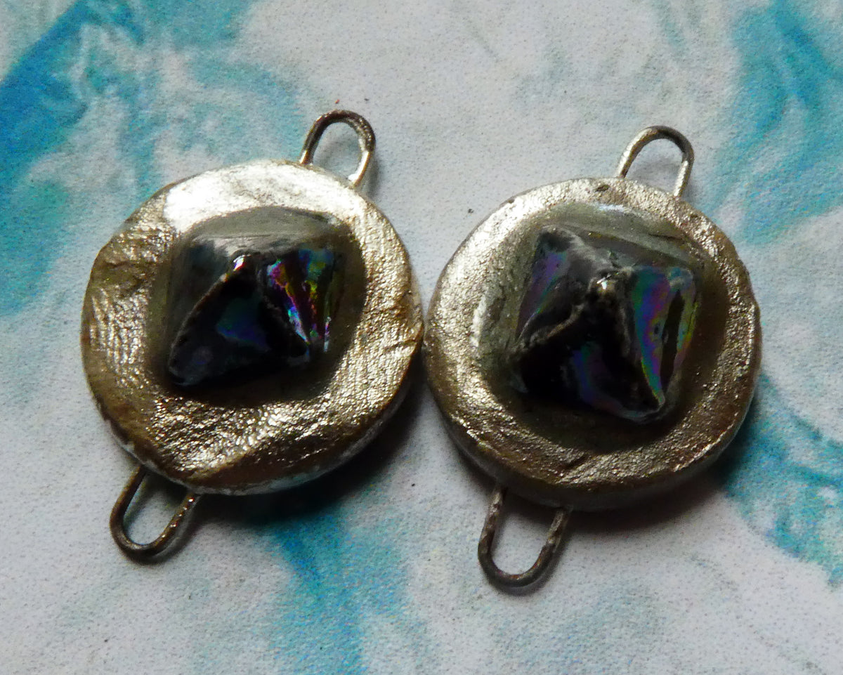 Ceramic Lustrous Silvery Gem Connectors- Black