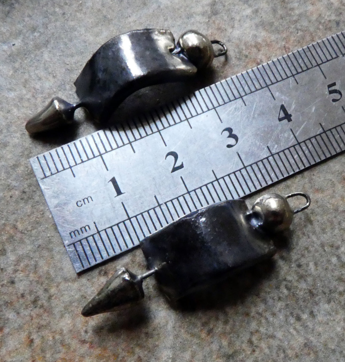 Ceramic Curvy Spike Charms - Pewter