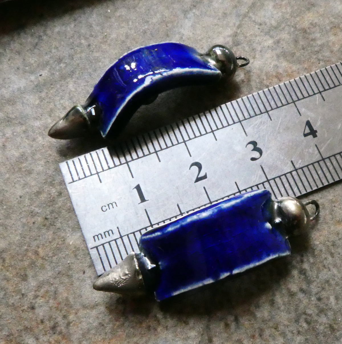 Ceramic Curvy Spike Charms - Mirror Blue