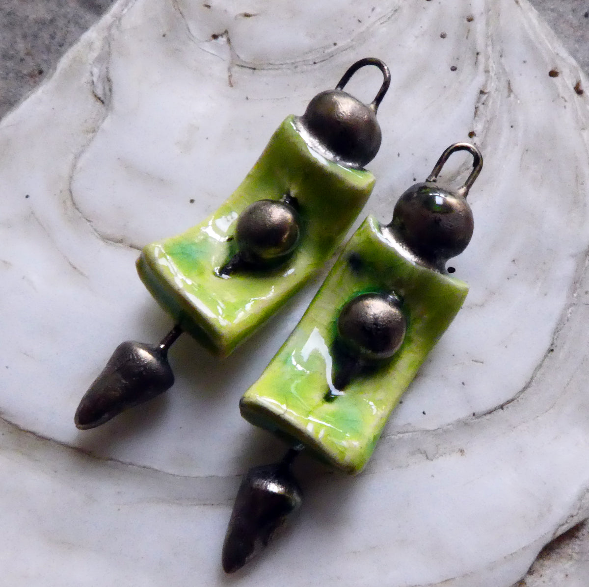 Ceramic Curvy Spike Charms - Lime