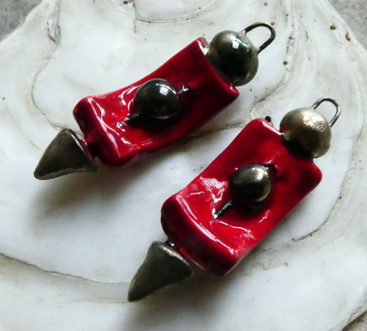 Ceramic Curvy Spike Charms - Red