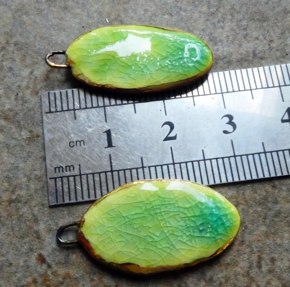 Ceramic Lustre Rimmed Sliver Charms - Lime