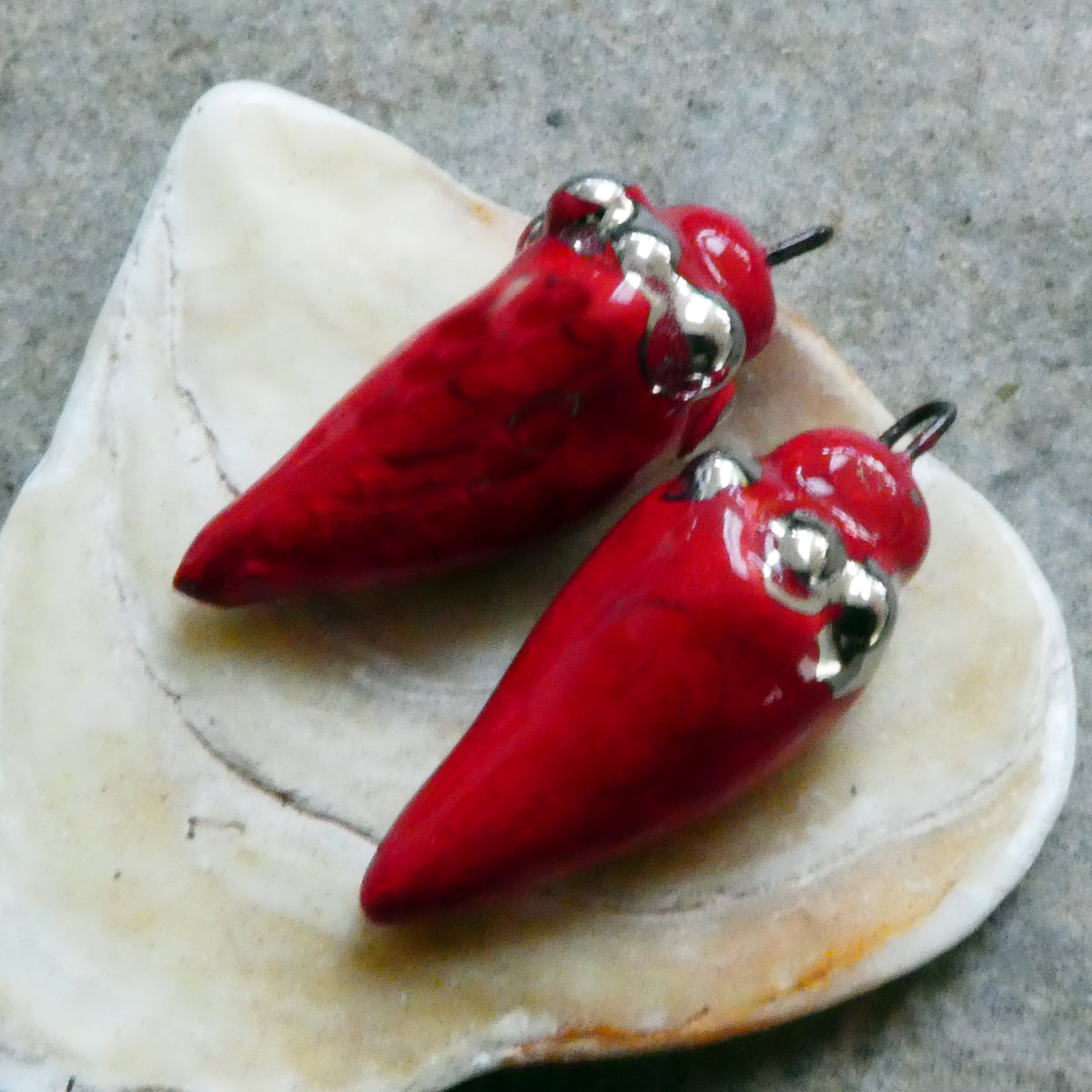 Ceramic Lustre Specked Pointy Charms - Red