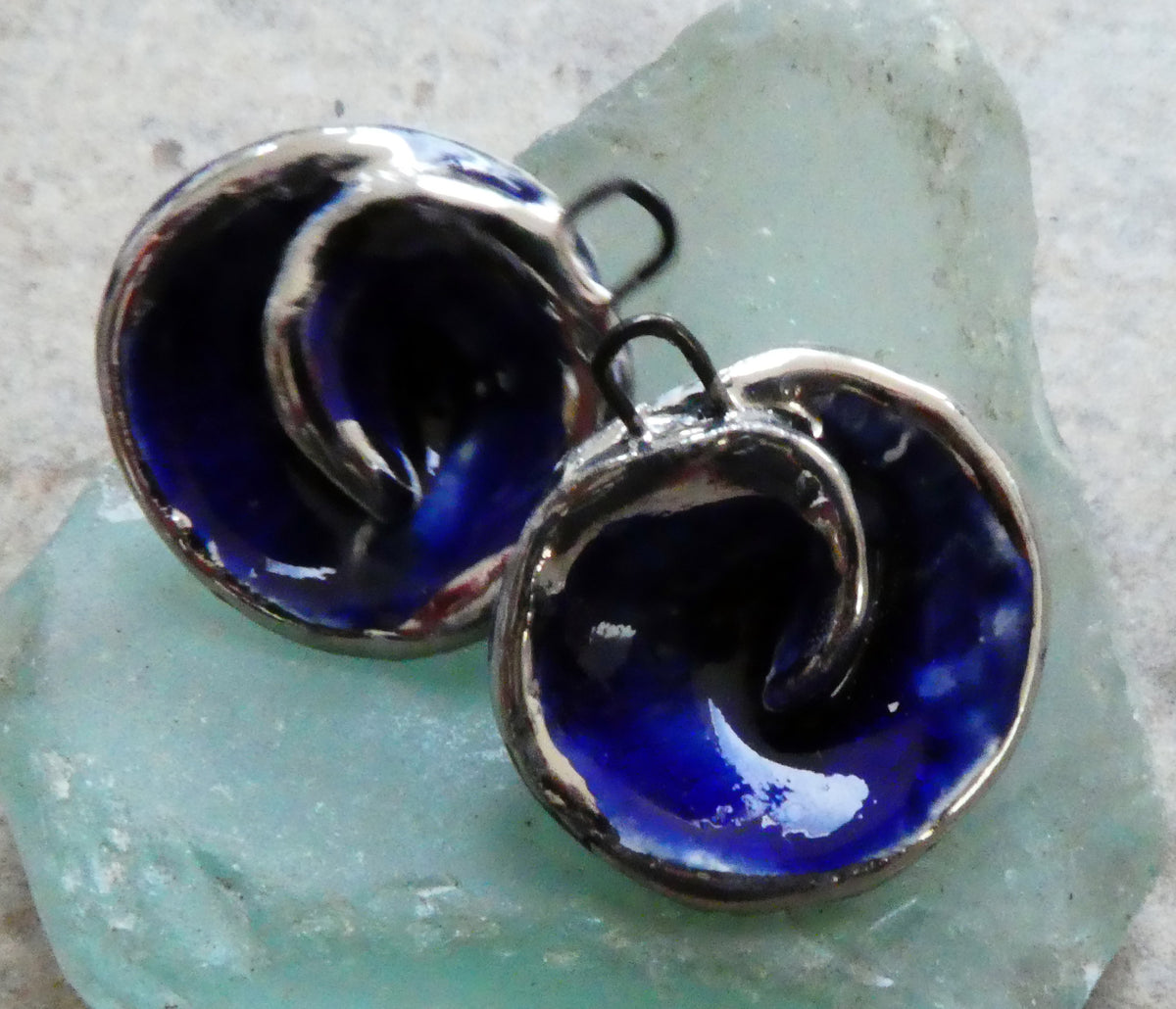 Ceramic Lustre Rimmed Coiled Charms - Mirror Blue